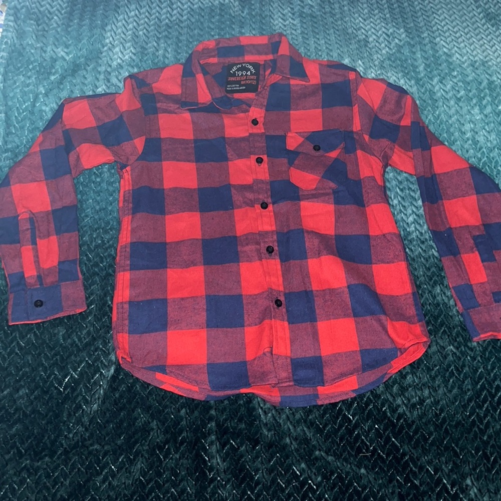 Like new plaid button down navy & red
